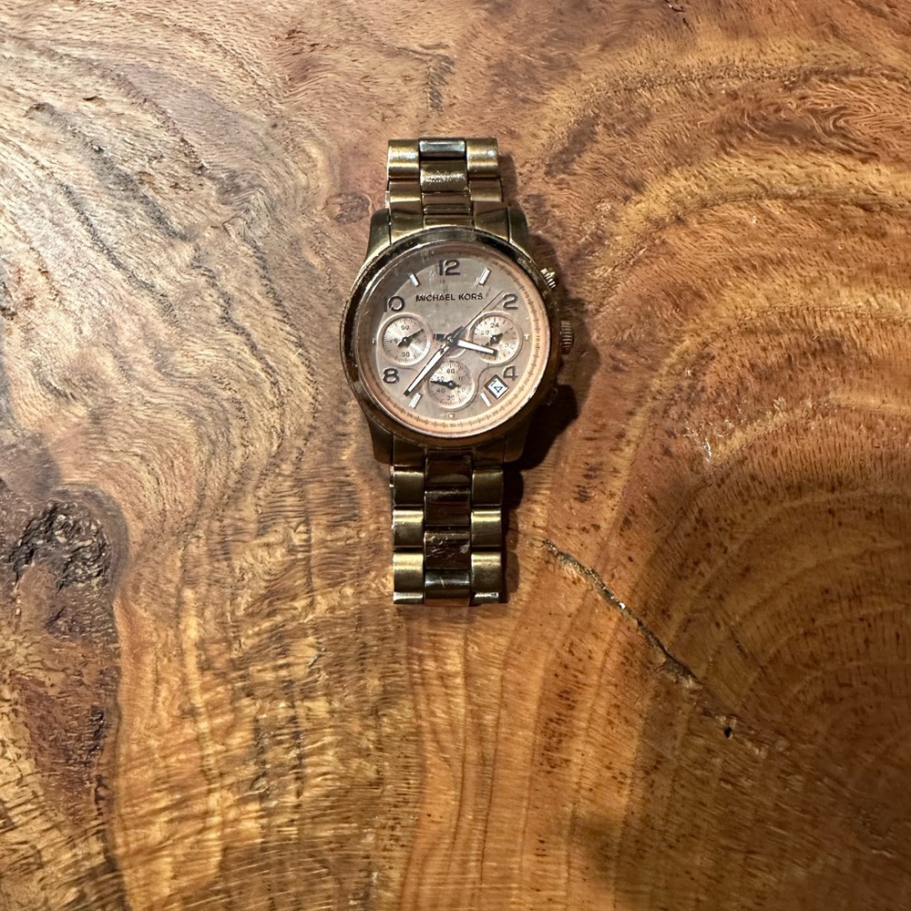 Micheal Kors rose gold watch